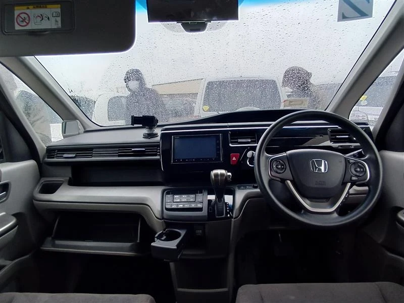 🇯🇵Получили фотоотчёт о прибытии на ярд Honda StepWGN, выкупленного для нашего клиента   ➤Год: 2015 ➤