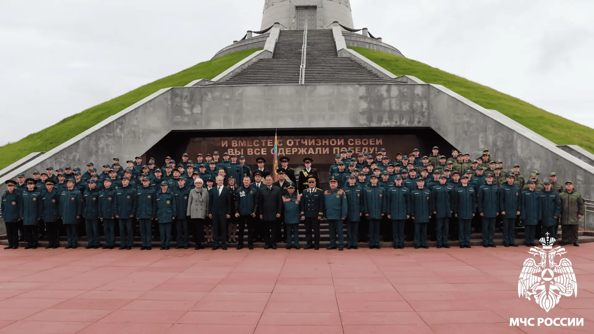В Кузбассе прошла линейка для воспитанников губернаторских образовательных организаций