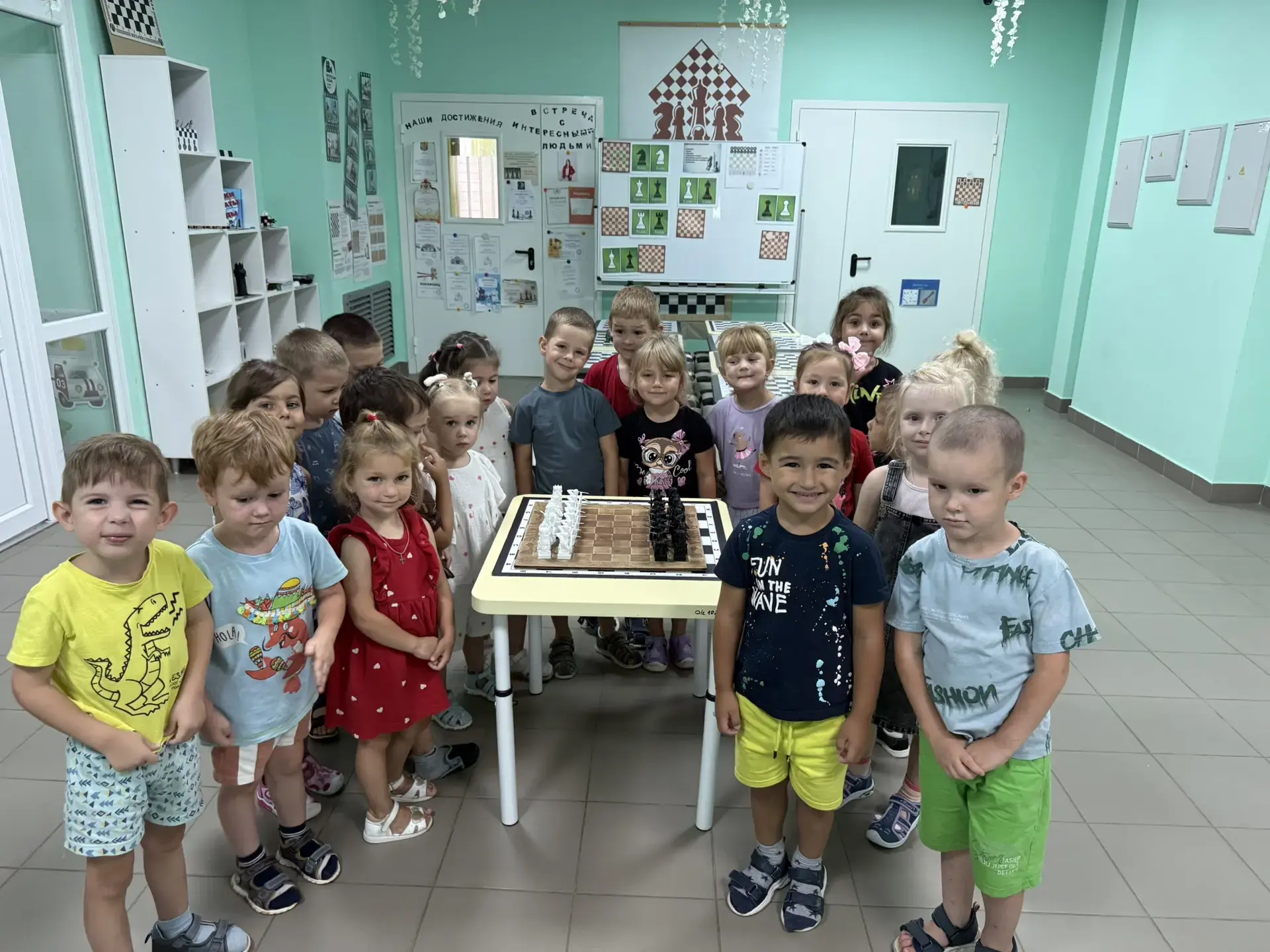 20 июля отмечается Международный день шахмат.
Шахматы — это увлекательная интеллектуальная игра, кот