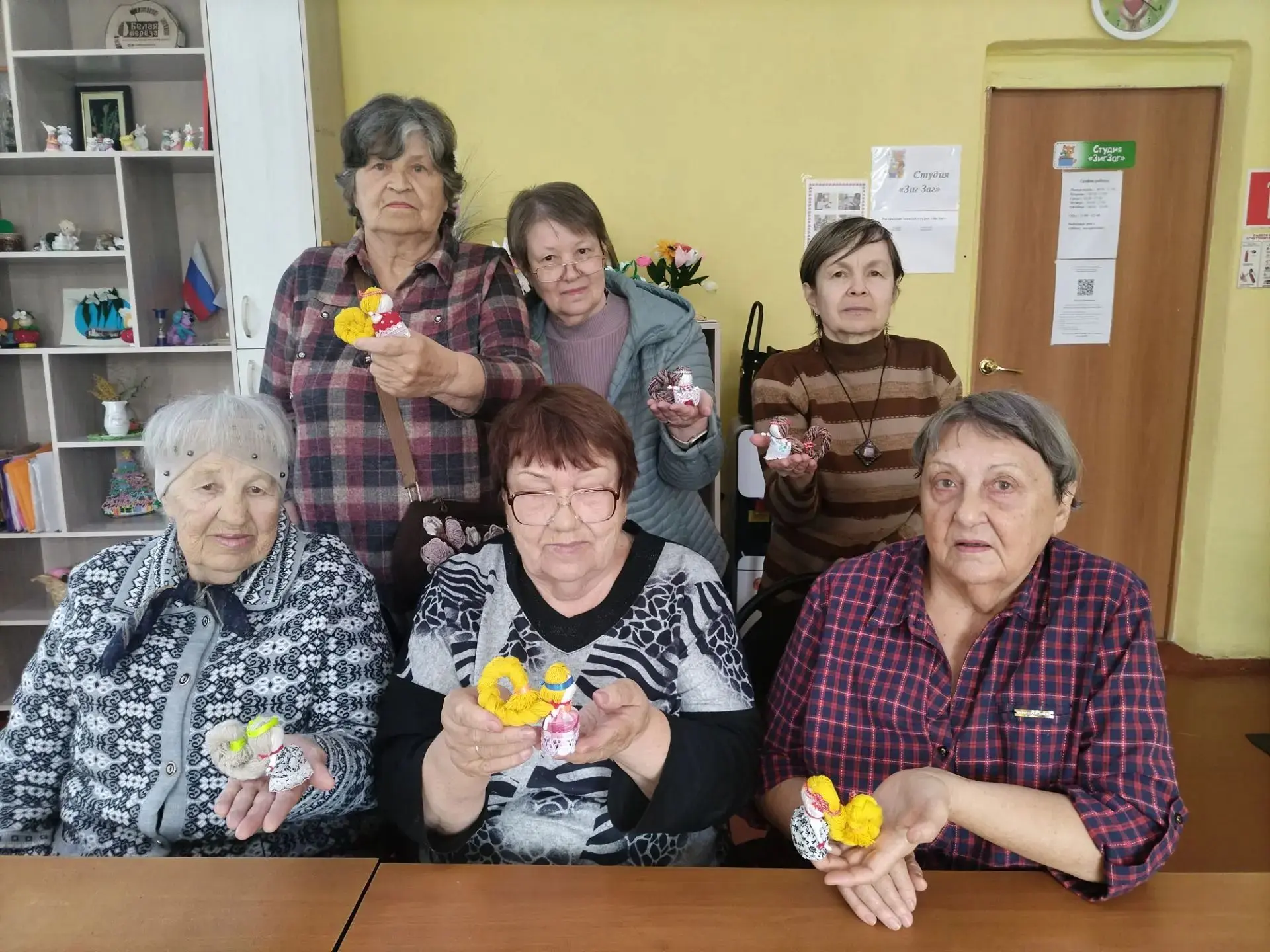 Мастерицы старшего поколения из отделения дневного пребывания Муниципального бюджетного...