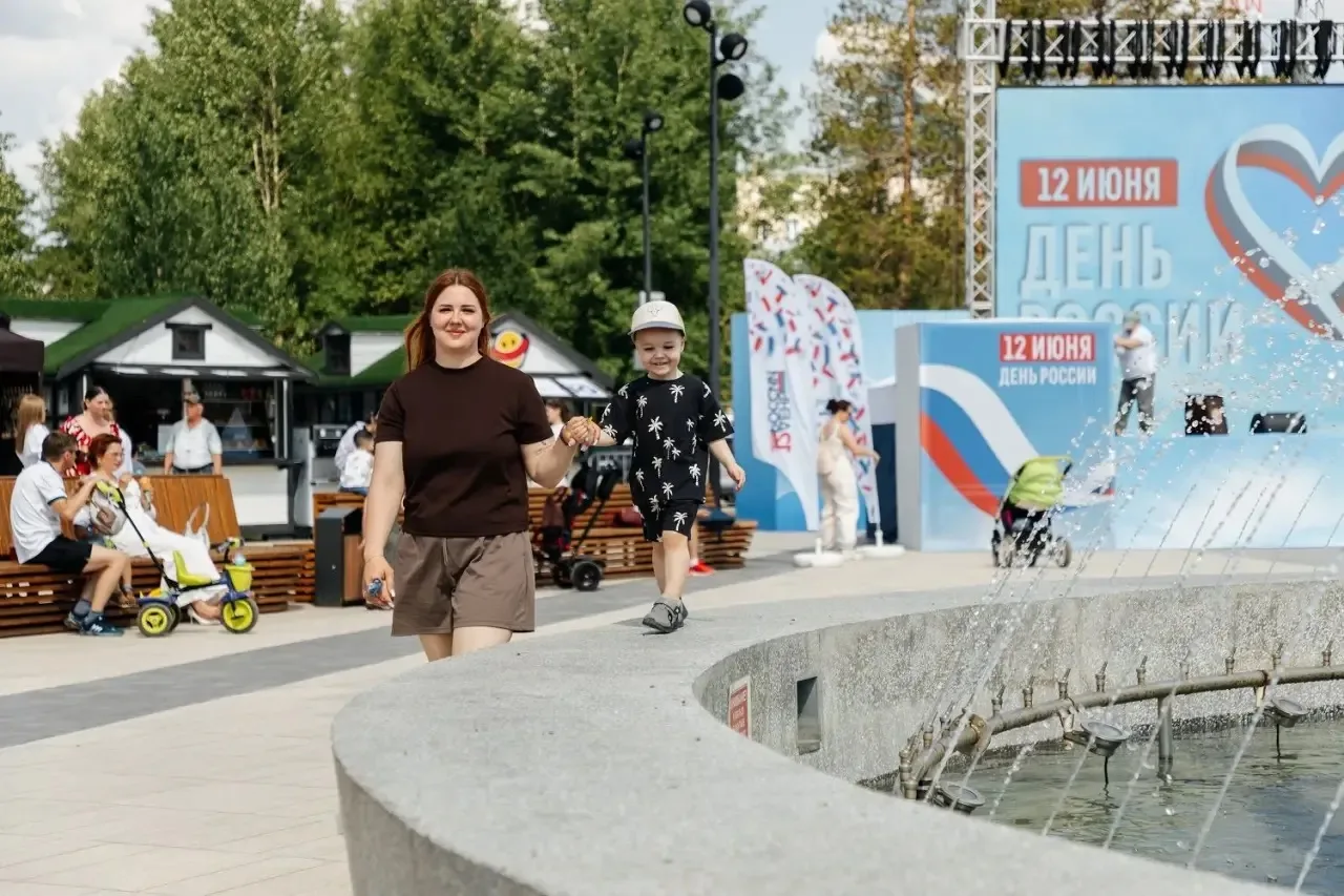 День России в Ноябрьске прошёл празднично и ярко

Для детей и взрослых организовали работу творчески