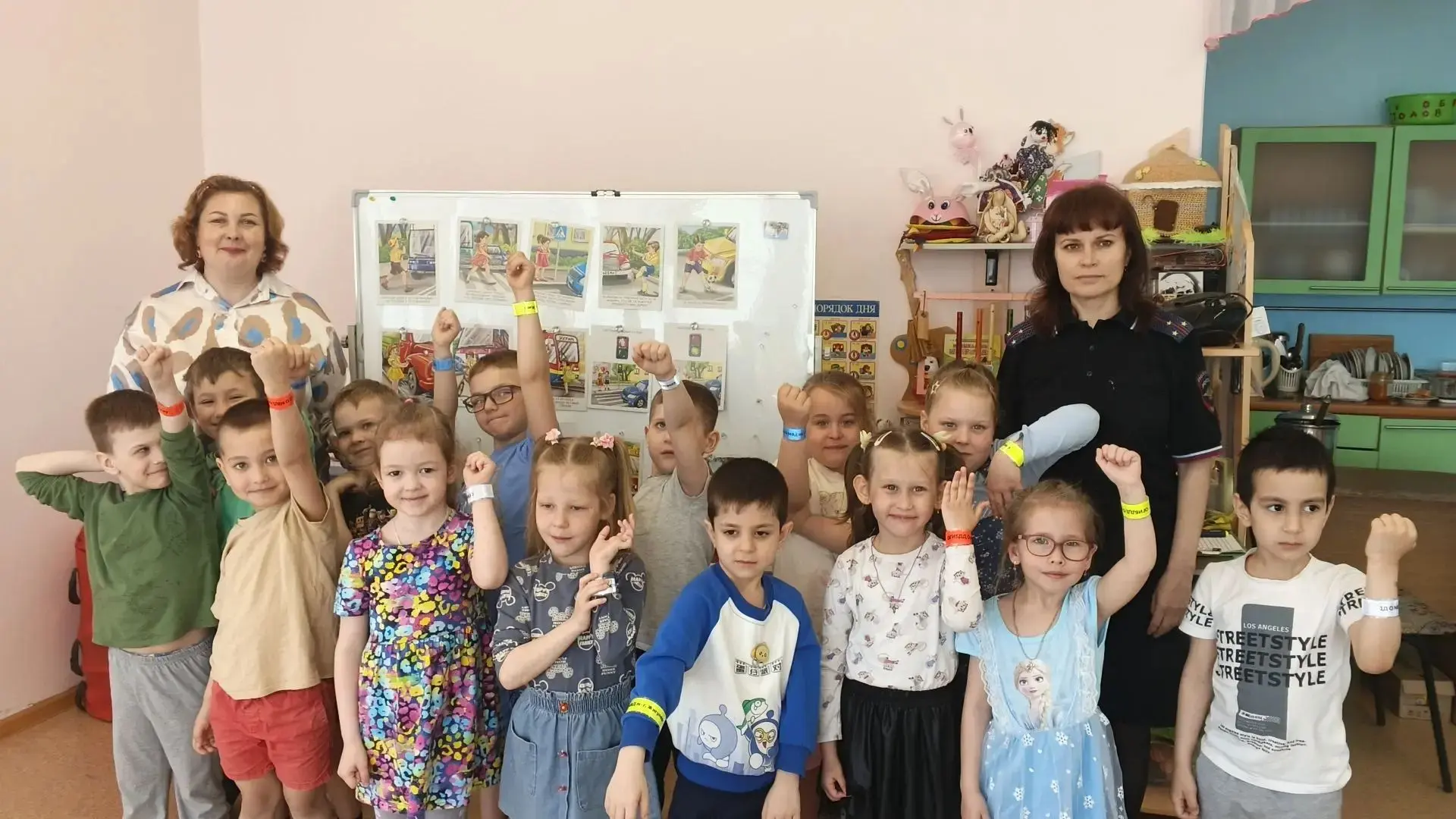 Сотрудники Госавтоинспекции г. Жигулевска встретились с воспитанниками детского сада «Красная шапочк