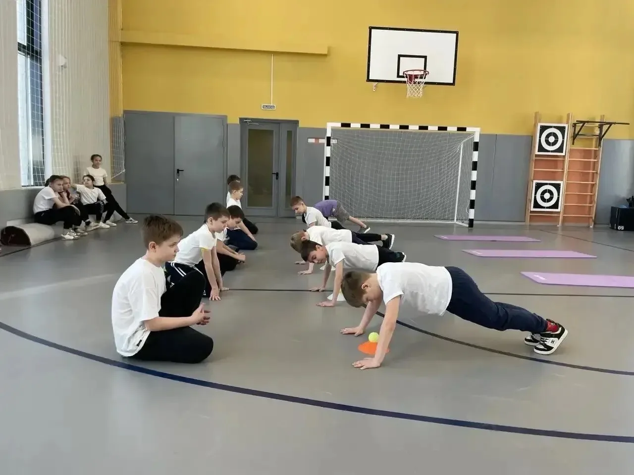 🏃‍♀️‍➡️Всемирный день здоровья! 1-3 апреля 2026г в гимназии 13 проходили спортивные мероприятия. Утр
