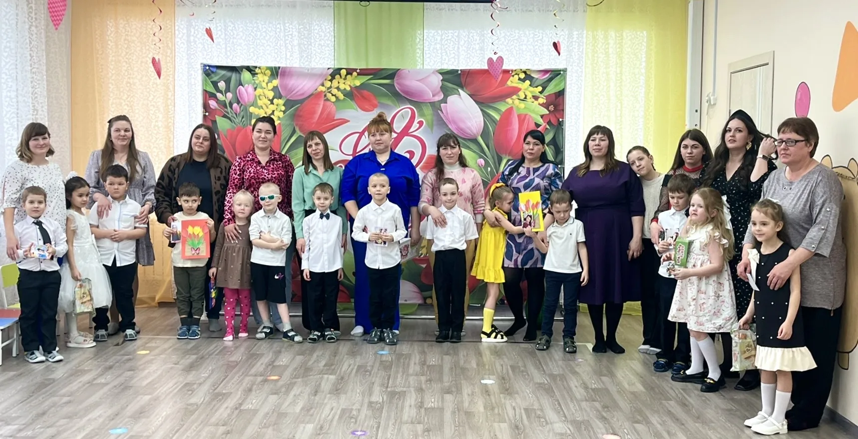С 8 Марта, наши дорогие женщины, мамы, бабушки и девочки!💐