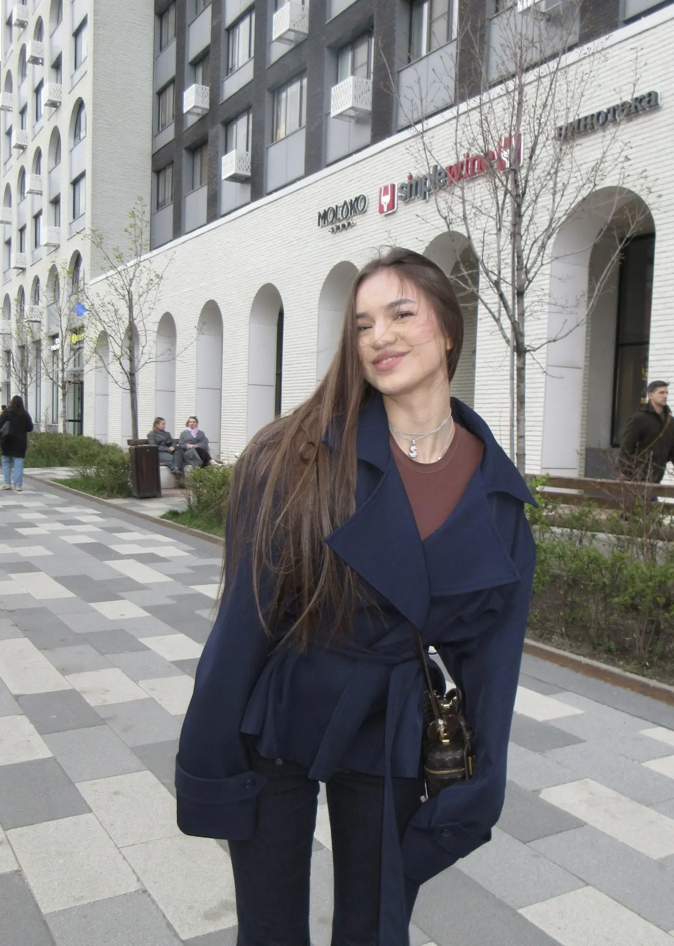 В Москве теплеет, а это значит, что наконец-то можно по-легче одеваться ураааа