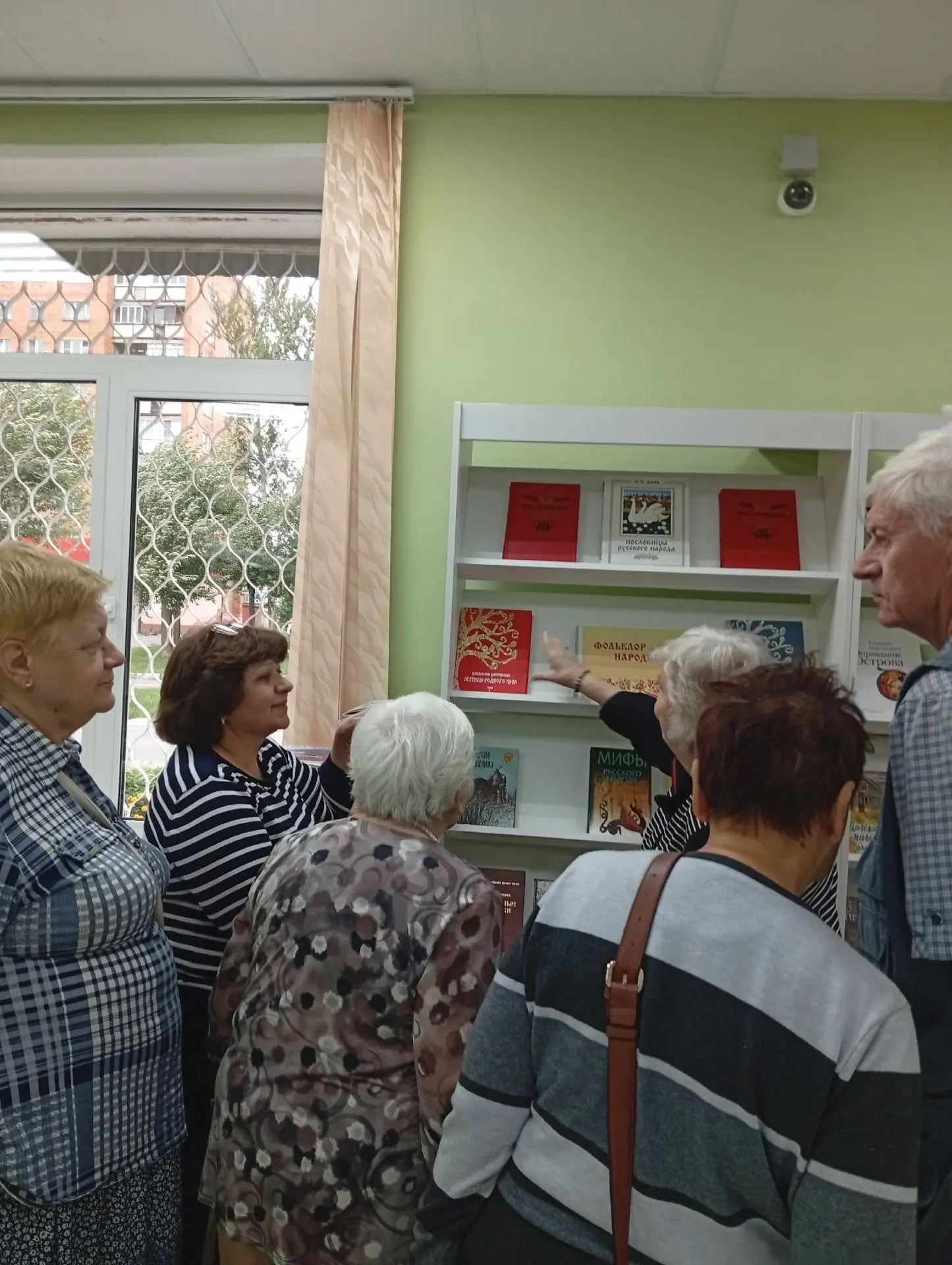 Фольклор — устное народное творчество, целый мир — яркий, радостный, наполненный жизнен...