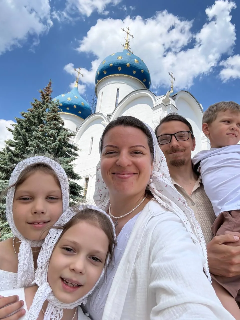 С Днём России, дорогие читатели!🇷🇺

Горжусь тем, что родилась в лучшей стране мира! Наша Россия си