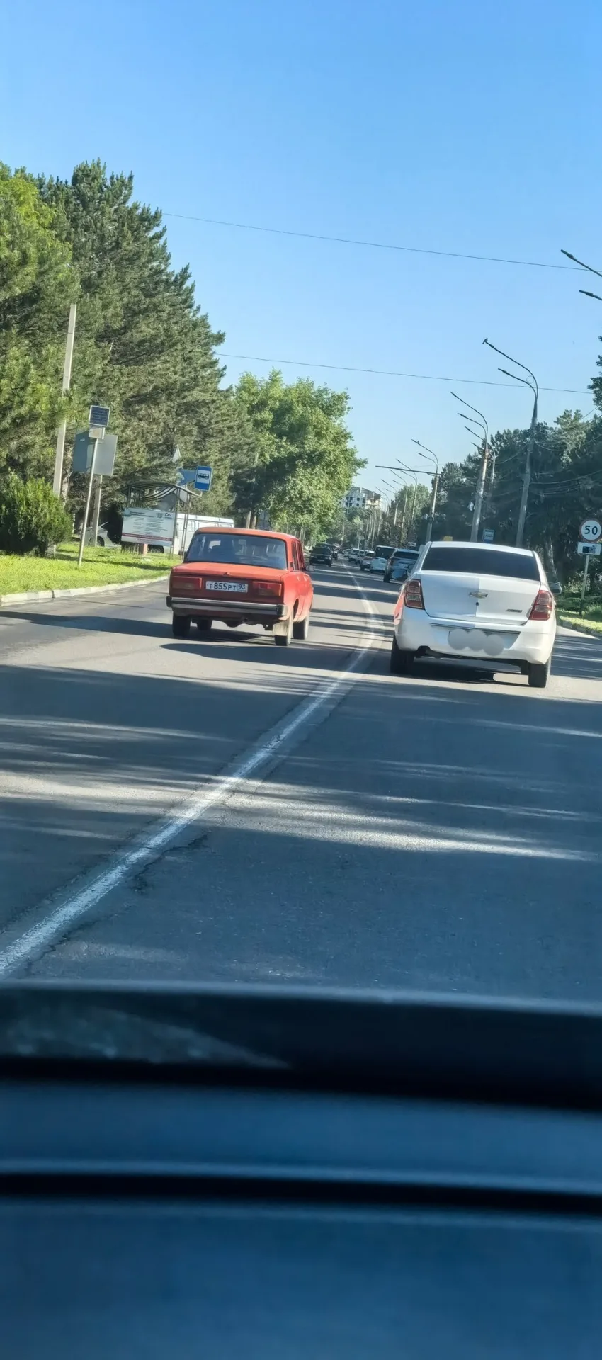 Ну конечно понаехи🤷‍♂😂. Наши ведь так не делают. 
Пионерский проспект, сегодня утром.
