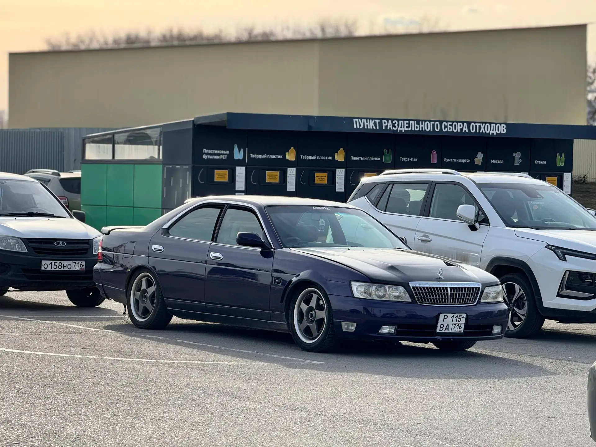 Nissan Laurel C35 | 2.0 | 155 л.с. | АКПП | задний привод