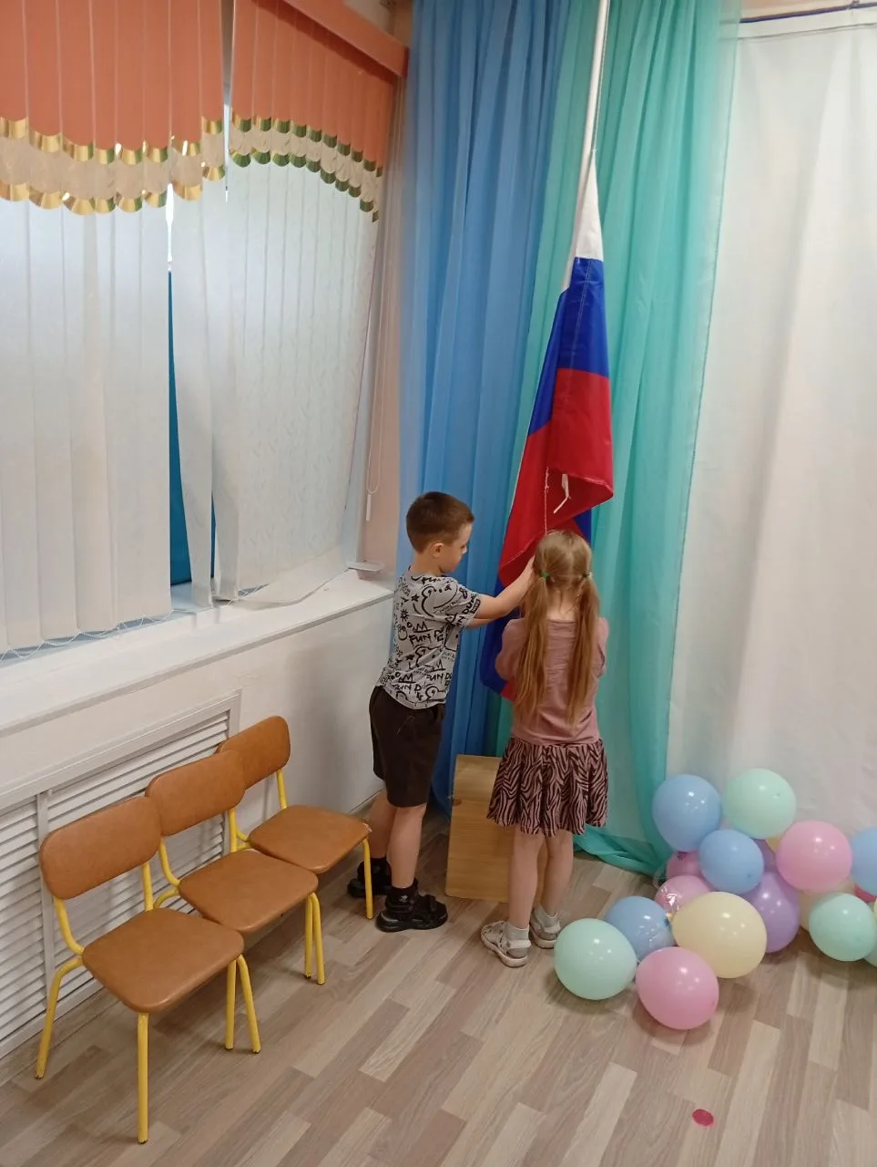 СТРАНИЧКА ЛАГЕРНОЙ СМЕНЫ "ДРУЖБА"