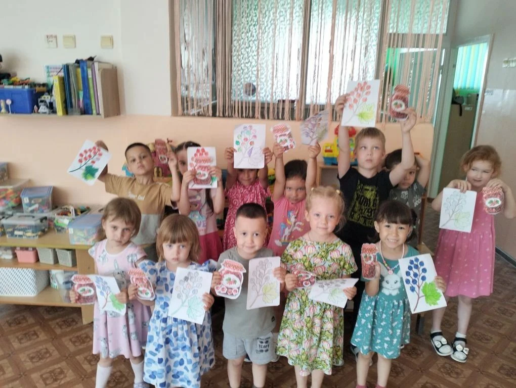 🍒Сегодня в нашем детском саду — День смородины! 🫶
Дети познакомились с удивительными свойствами эт