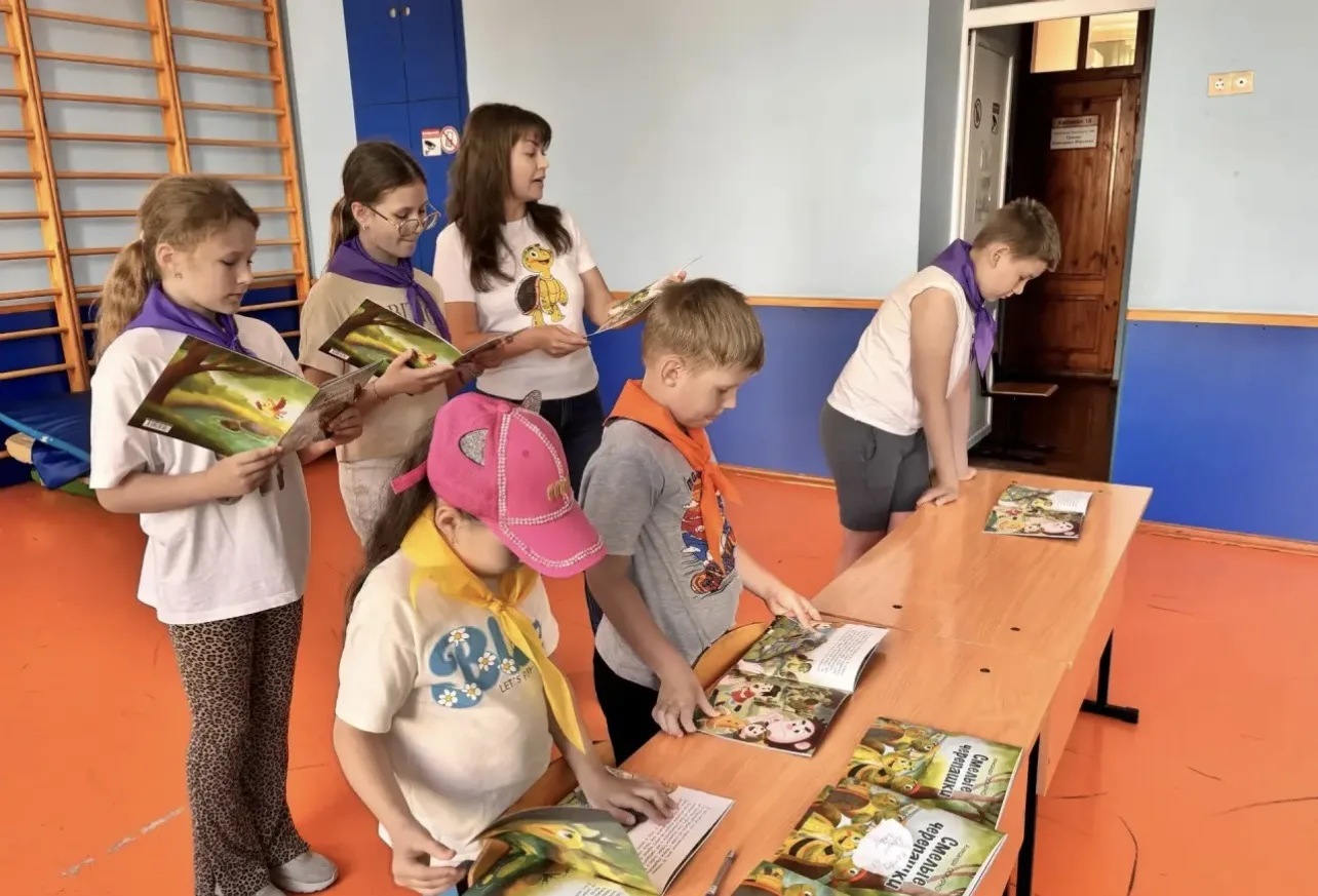 🐢У участников летней пришкольной площадки состоялась встреча с детским автором книжки "Смелые череп
