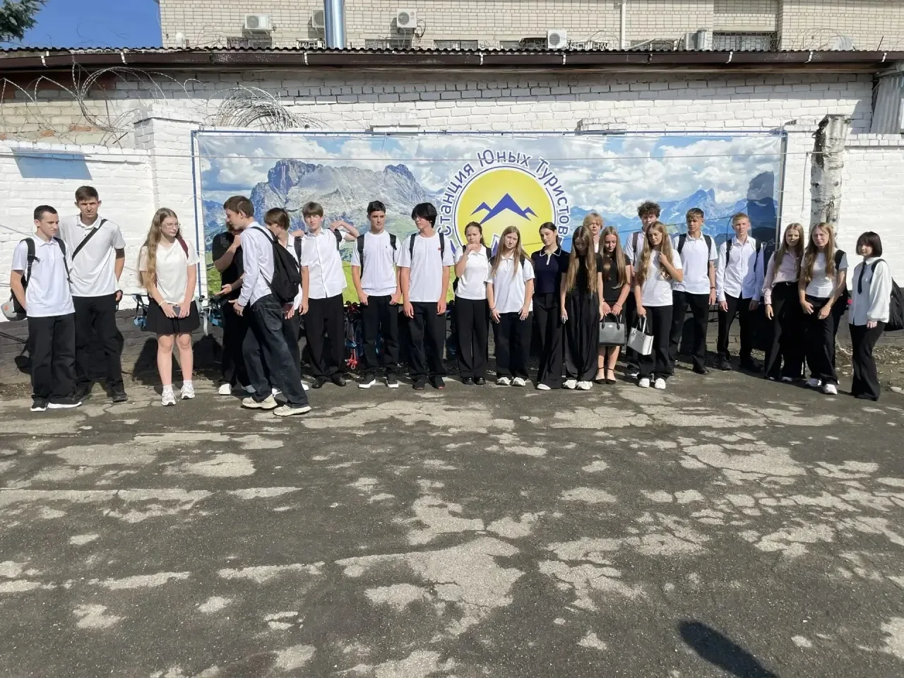 🎉 Ура, наши девятиклассники покоряют новые горизонты!
