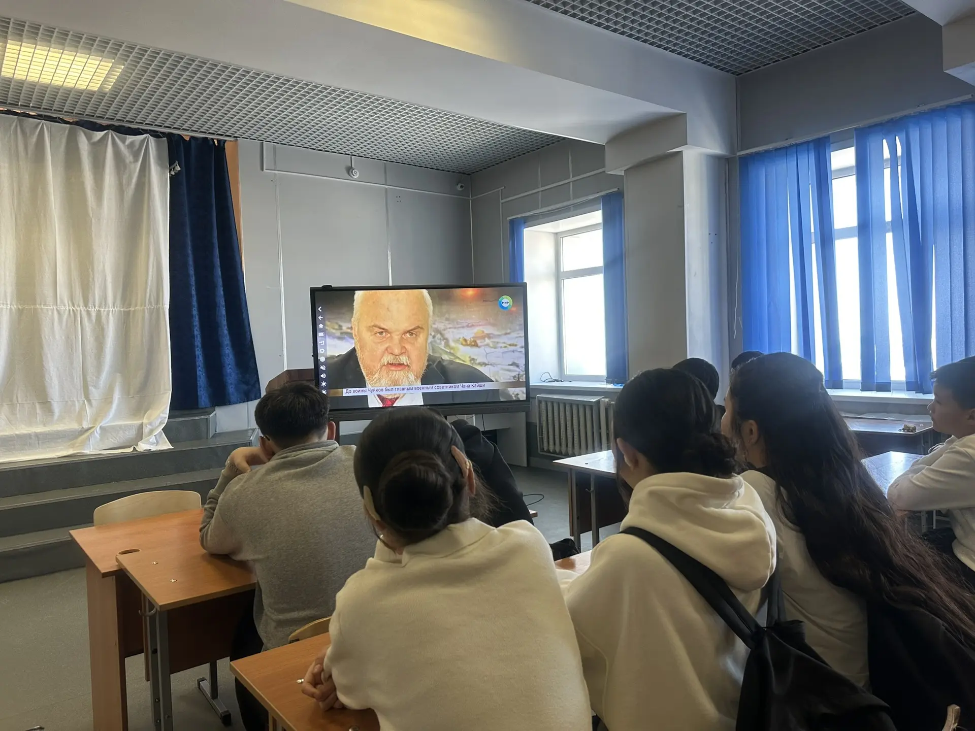 🎞️Кинолекторий "Сталинград" 🎞️ 💬В преддверии памятной даты, советники нашей школы Докеева А.А. И Ерк