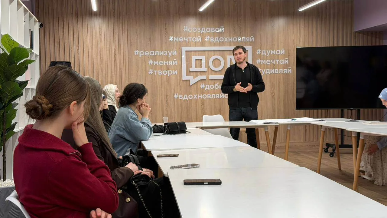 💻ПРОГРАММИРОВАНИЕ КАК ШАГ В БУДУЩЕЕ

Сегодня в Доме молодёжных организаций состоялась образовательн