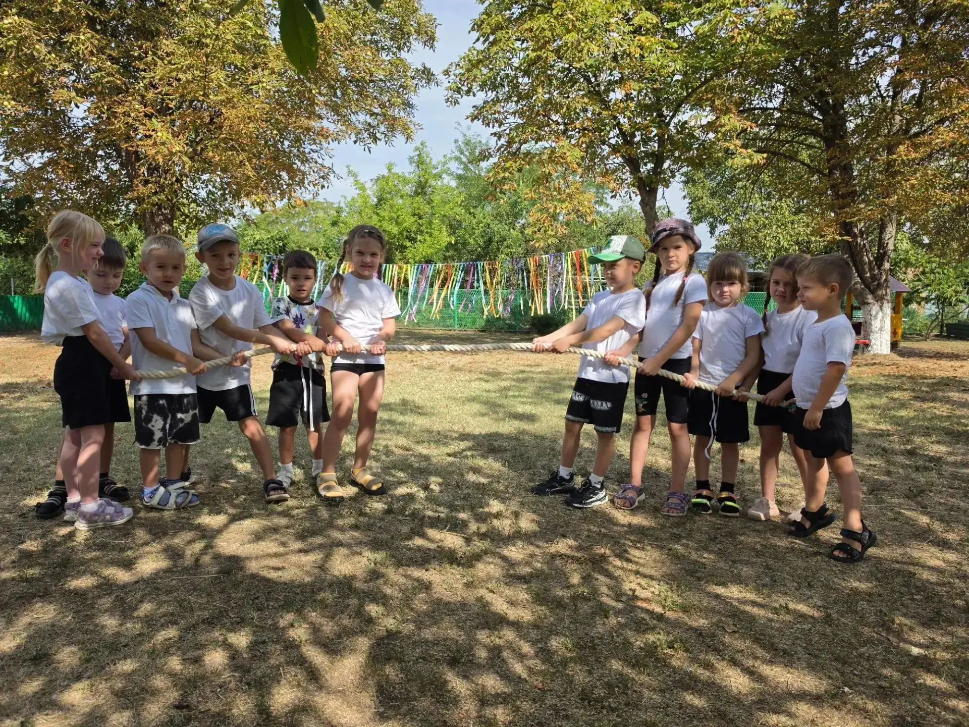 Физкультурна свежем воздухе — заряд бодрости и хорошего настроения! ☀️