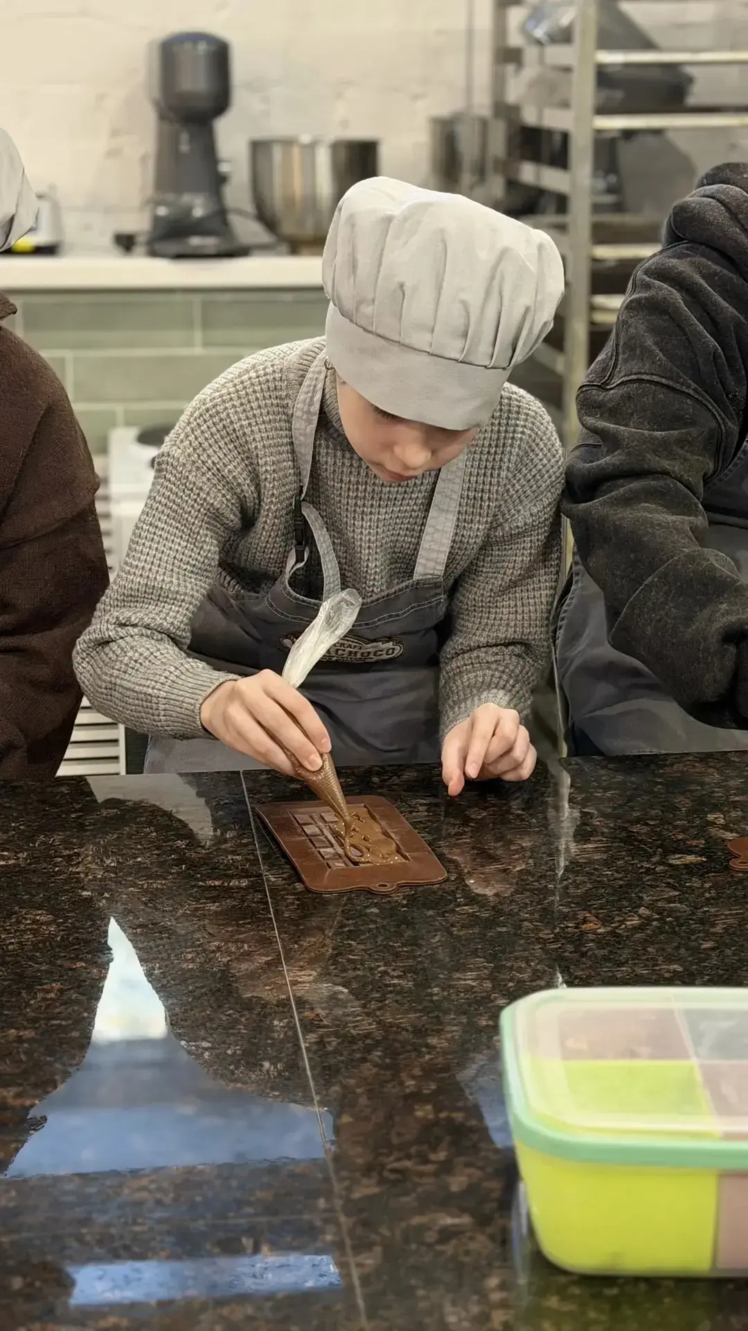 🍫Недавно учащиеся 4 «В» класса совершили незабываемую экскурсию на кондитерскую фабрику «Viva Choco»