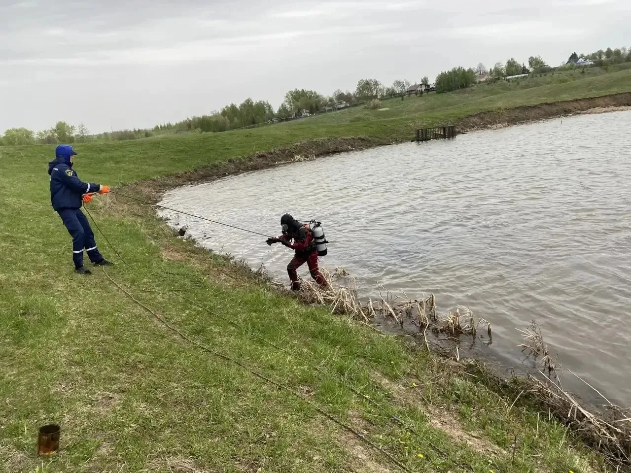 Поисково-спасательная служба МЧС Чувашии продолжает водолазное обследование водоемов республики     