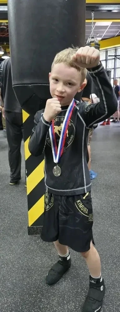 Настоящий боец и наша гордость! 🥊Учащийся 1-A класса Карачик Артем принял участие в соревнованиях п