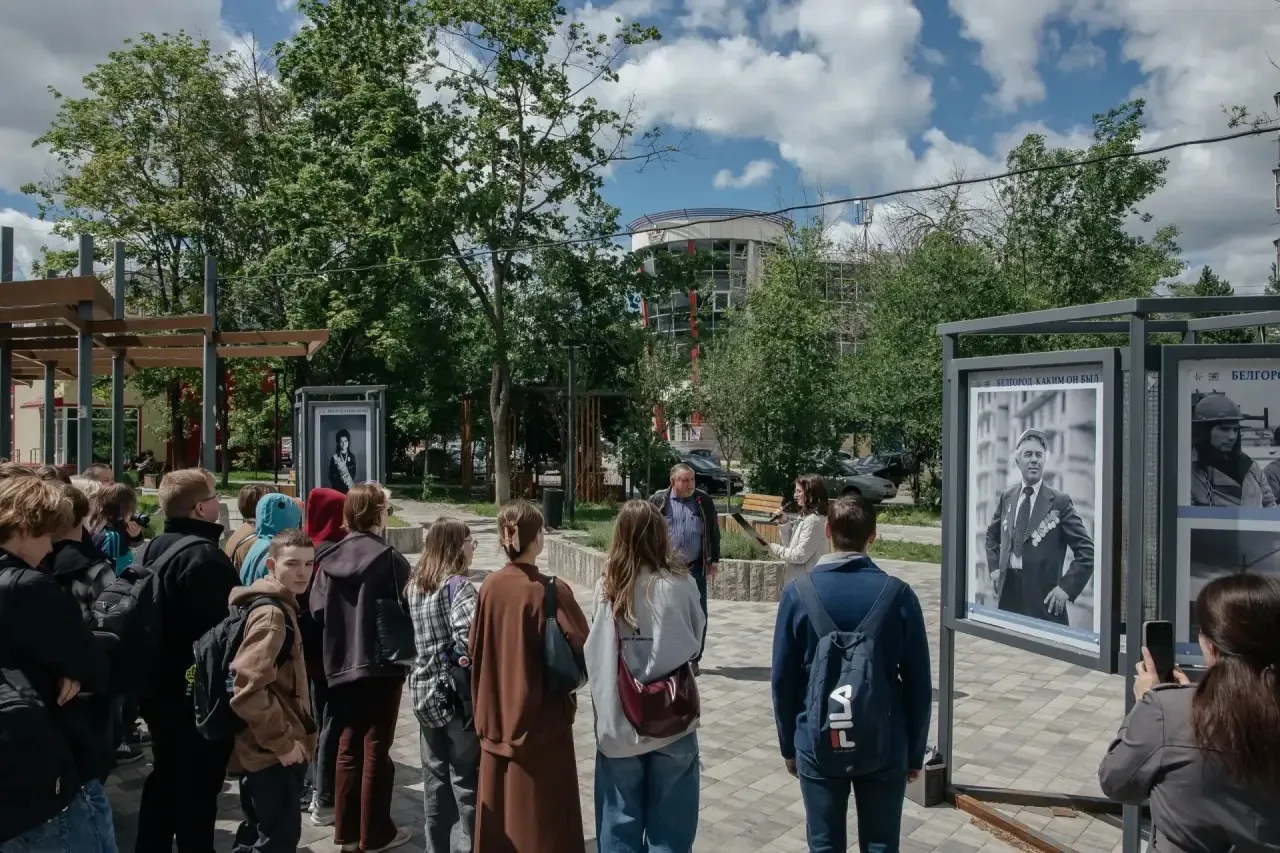 В Мичуринском сквере Белгорода открылась выставка Анатолия Лукьянова «Белгород. Каким о...