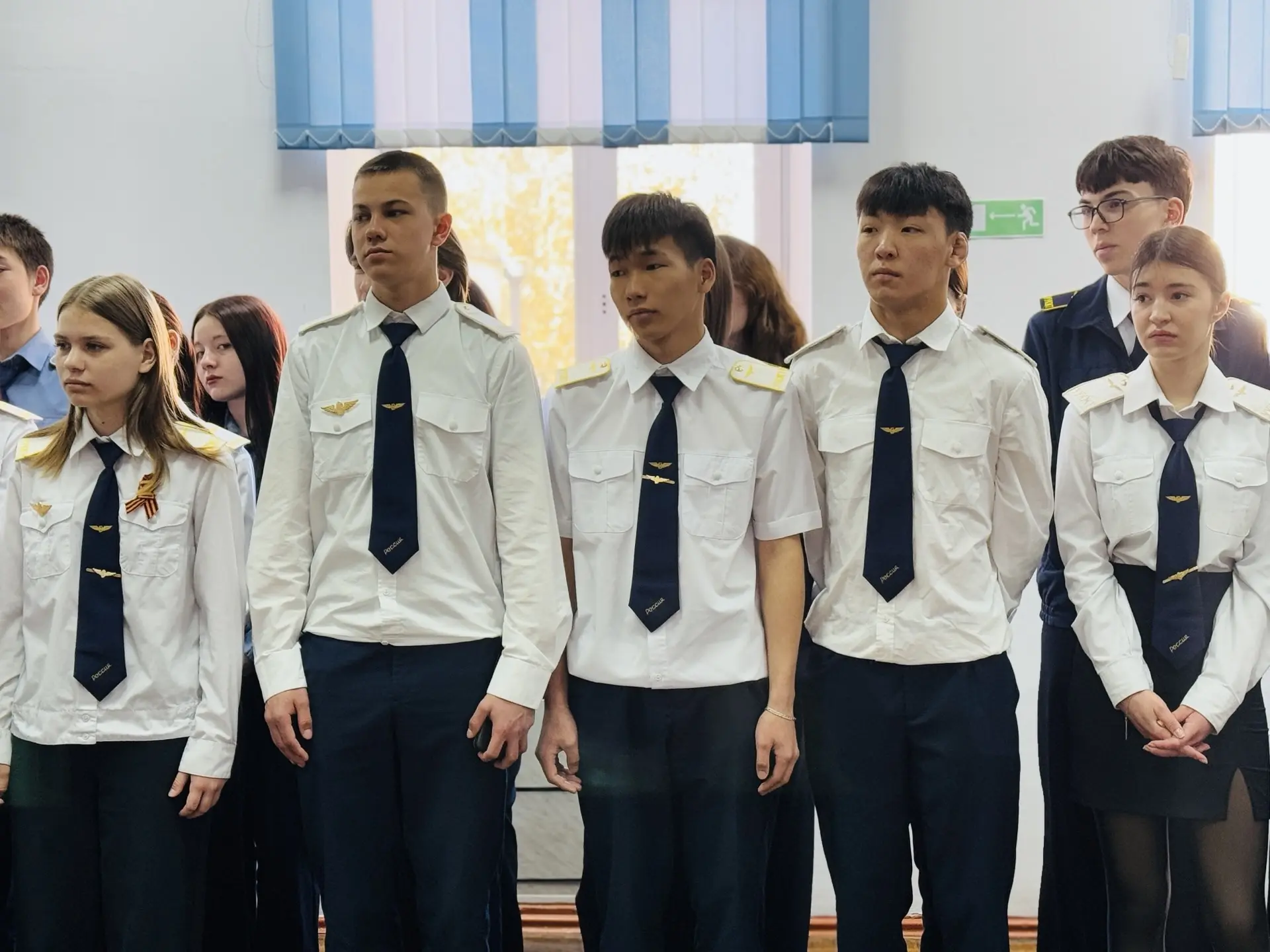 🇷🇺🎉 Торжественная линейка — гордость и достижения! 🌟  Сегодня, 18 мая, в УУКЖТ ИрГУПС прошла традици