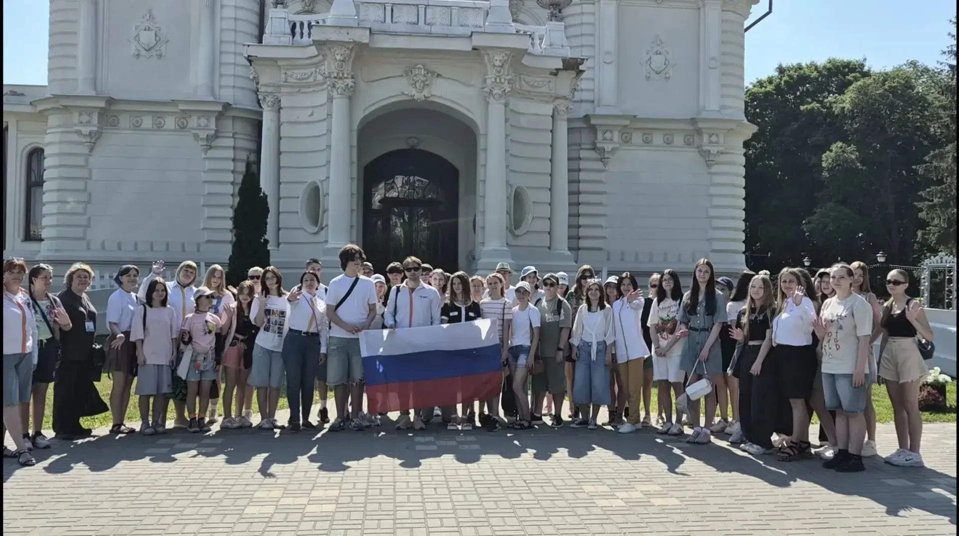 12 июня в День России команды-победители проекта «Единство народов России» отправились в однодневное