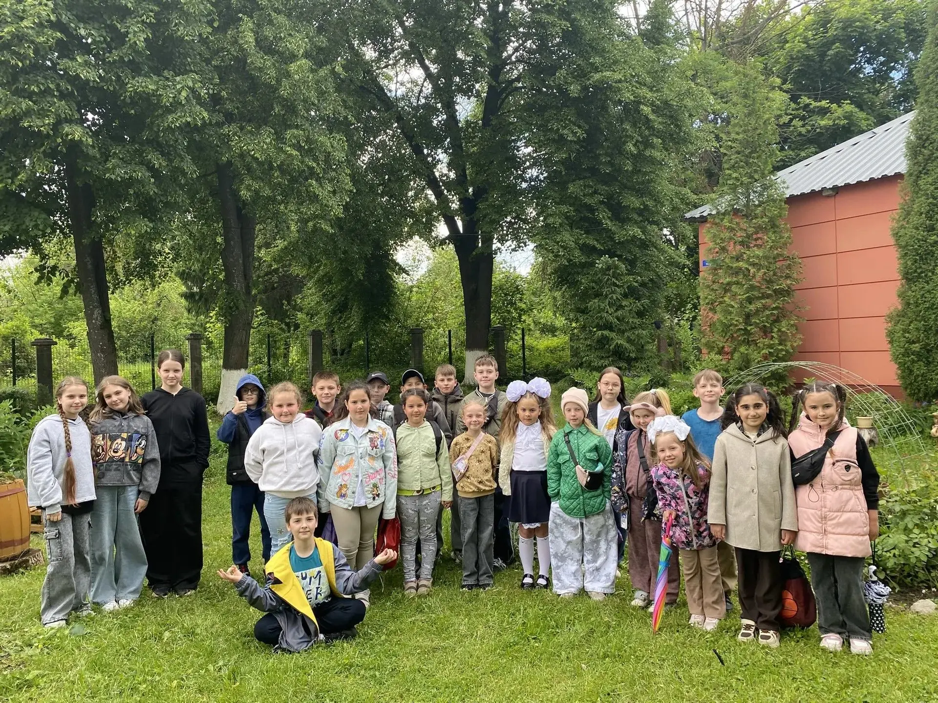 Позади остались уроки, конкурсы, напряженные трудовые будни - и самое время начать радо...