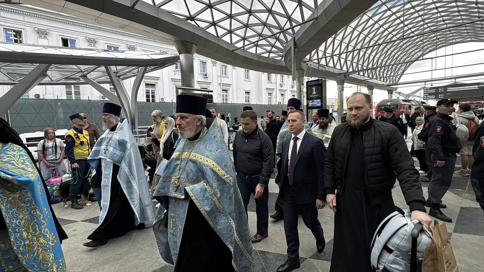 Тихвинская икона Божией Матери прибыла из Ленинградской области в Москву. В столичном р...