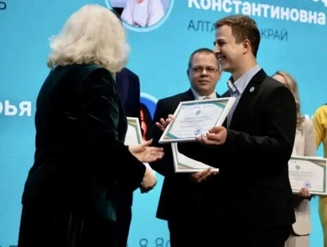 Калужанин Николай Маричев стал лауреатом конкурса "Педагог-психолог 2026"