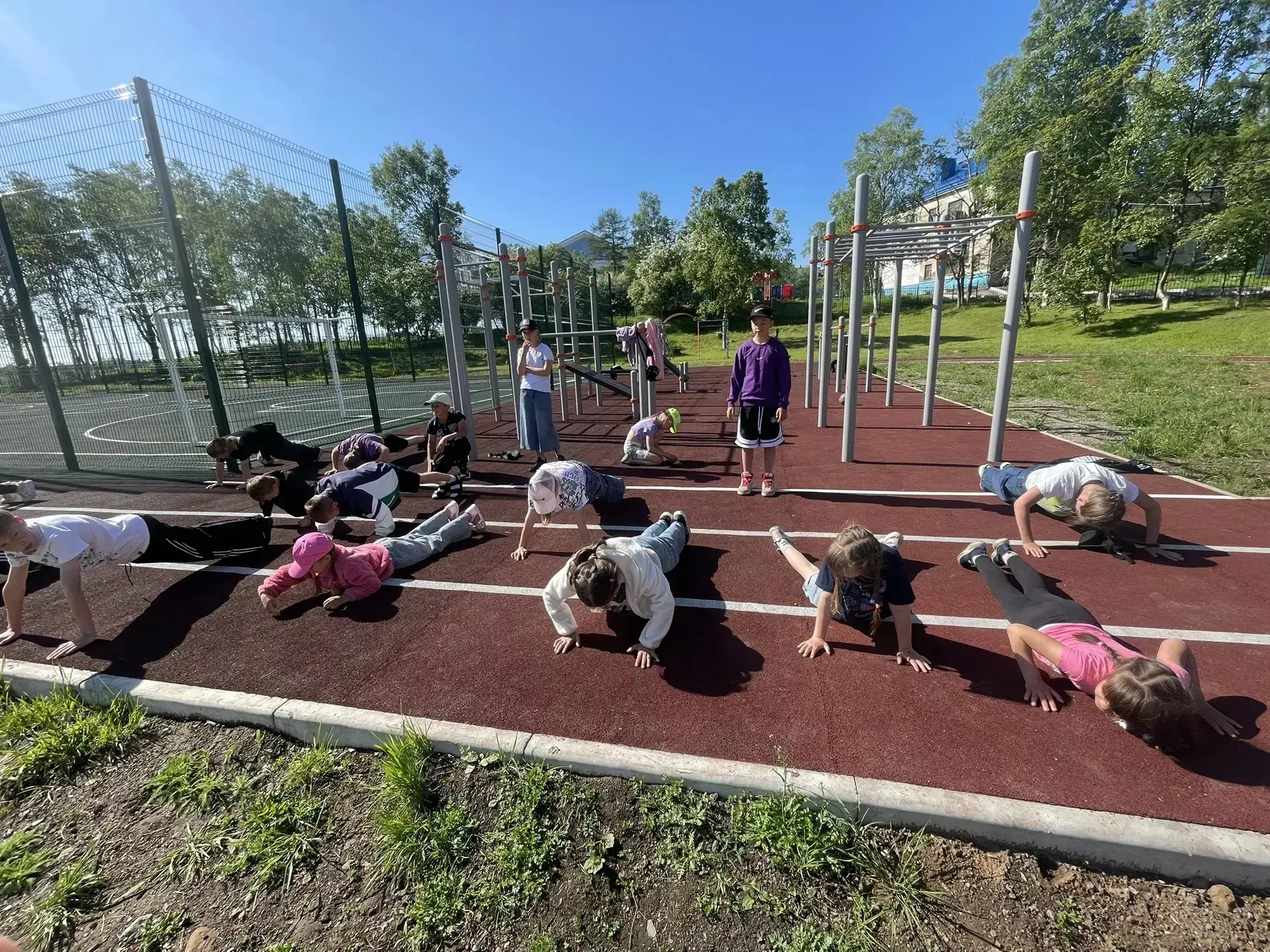 🚀 Очередной яркий день в нашем пришкольном лагере! ☀️

☀Погода сегодня была просто замечательная, а