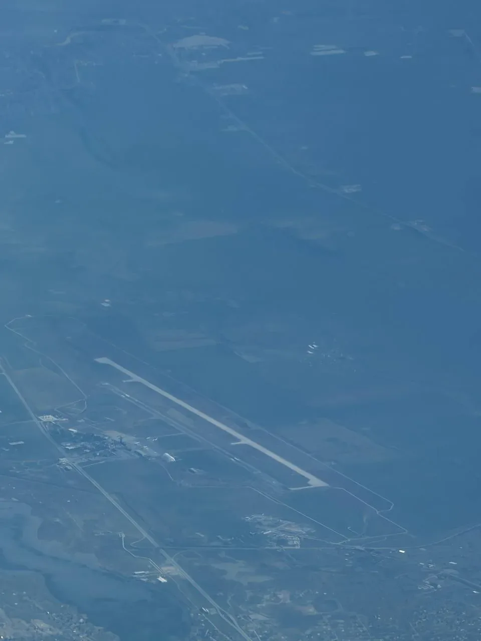🛬🚨 Самолёт из Новосибирска приземлился на строящуюся взлётно-посадочную полосу в аэро...