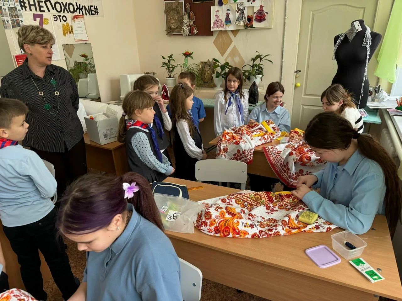 Орлёнок-МАСТЕР  Сегодня орлята 2а класса с классным руководителем Долининой В.Б. посети...