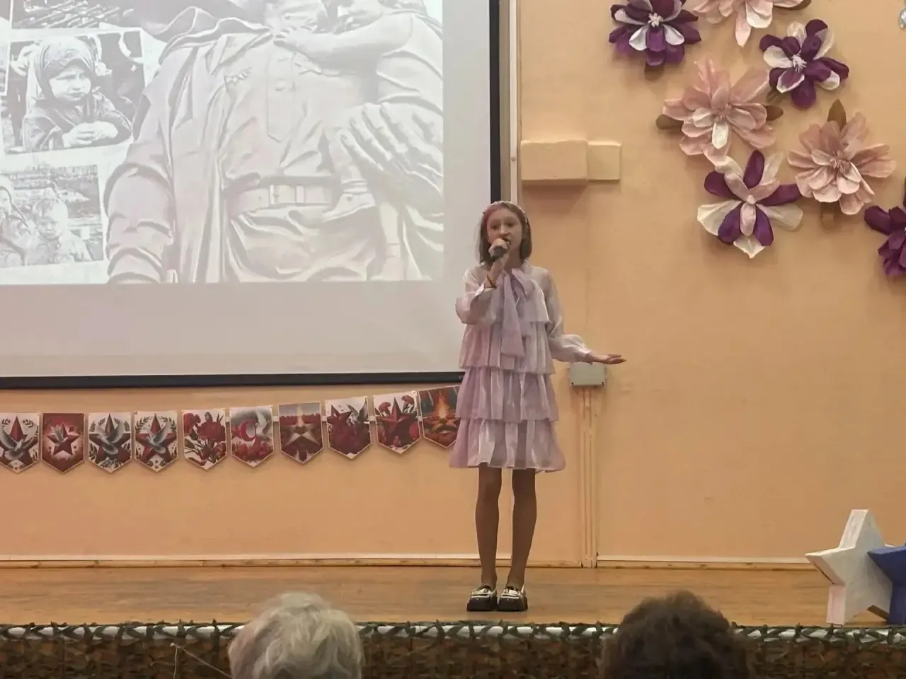 В нашей школе прошёл праздничный концерт, посвящённый празднику 9 Мая — Дню Победы.  Это событие ста