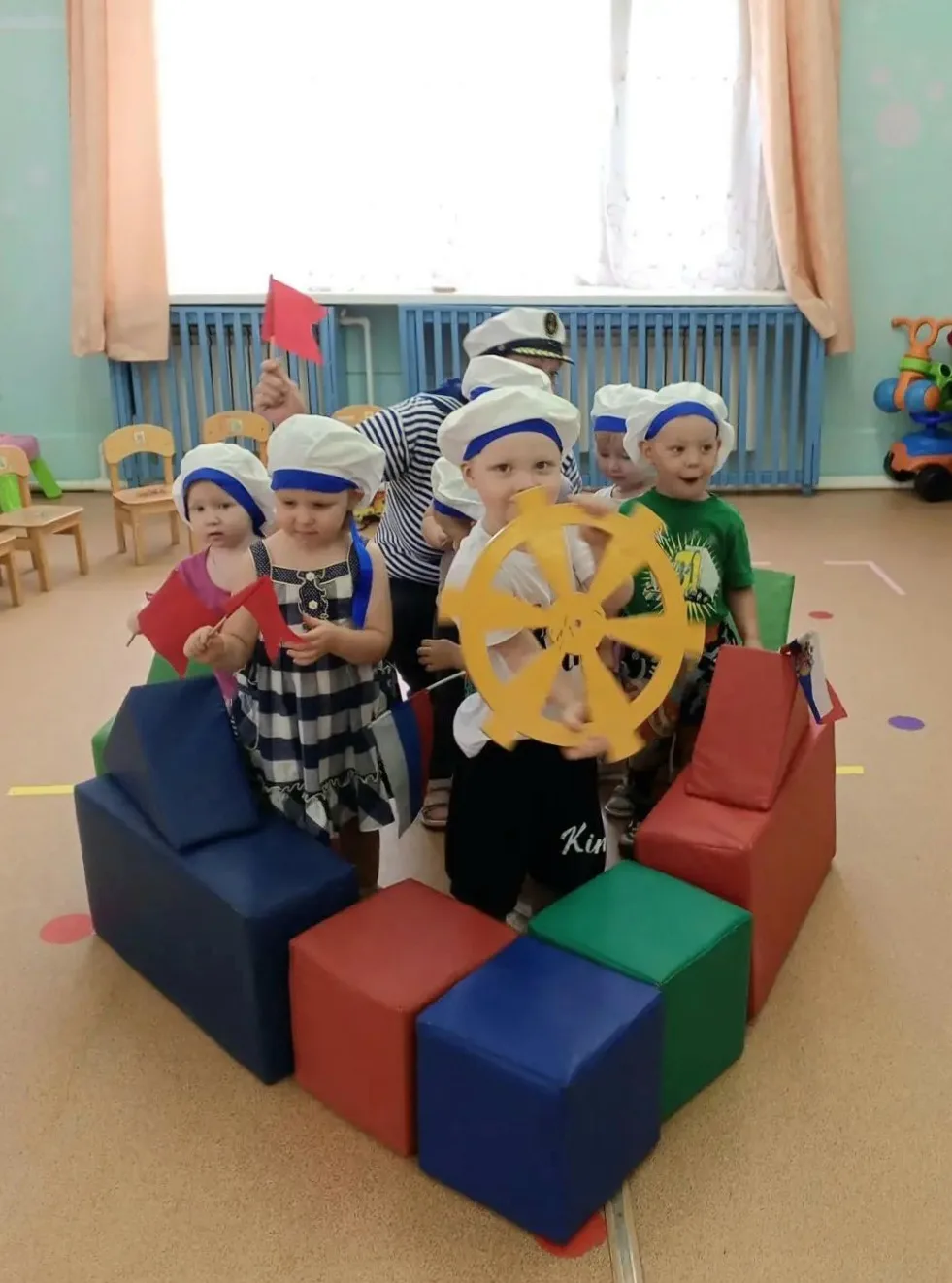 📢В рамках "Недели российской армии" в младшей группе детского сада прошло занятие на тему: "Военно-
