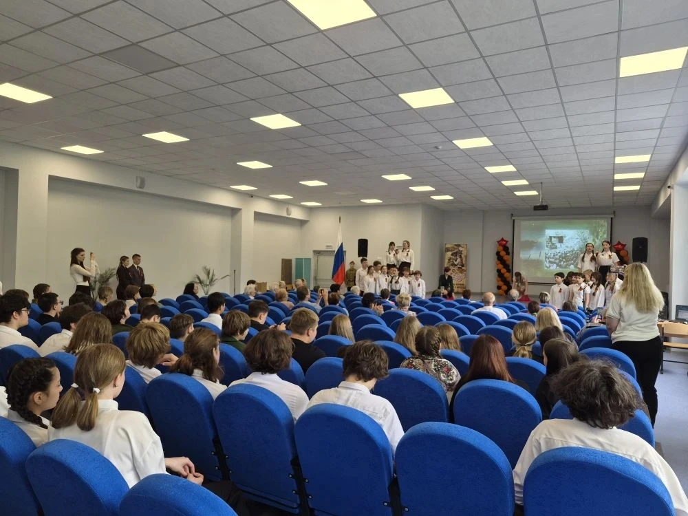 « Праздник со слезами на глазах».  Сегодня, 8 мая, в «Школе современного образования» прошел праздни