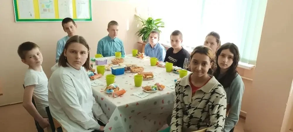 21 мая в 6 классе прошло праздничное мероприятие с чаепитием,посвященное  окончанию уче...
