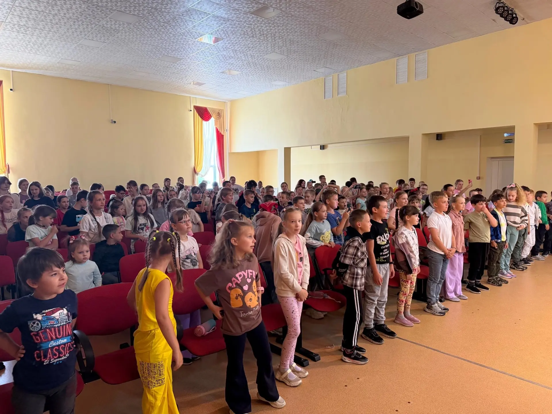 🎉 Сегодня в нашем лагере был настоящий праздник! 🎉

К нам приезжал цирк «Элион», и ребята получили