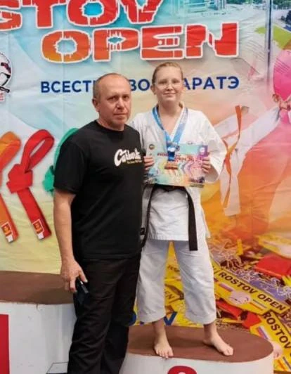 Спортсмены клуба каратэ "Каминари" из Каменска приняли участие в открытых областных сор...