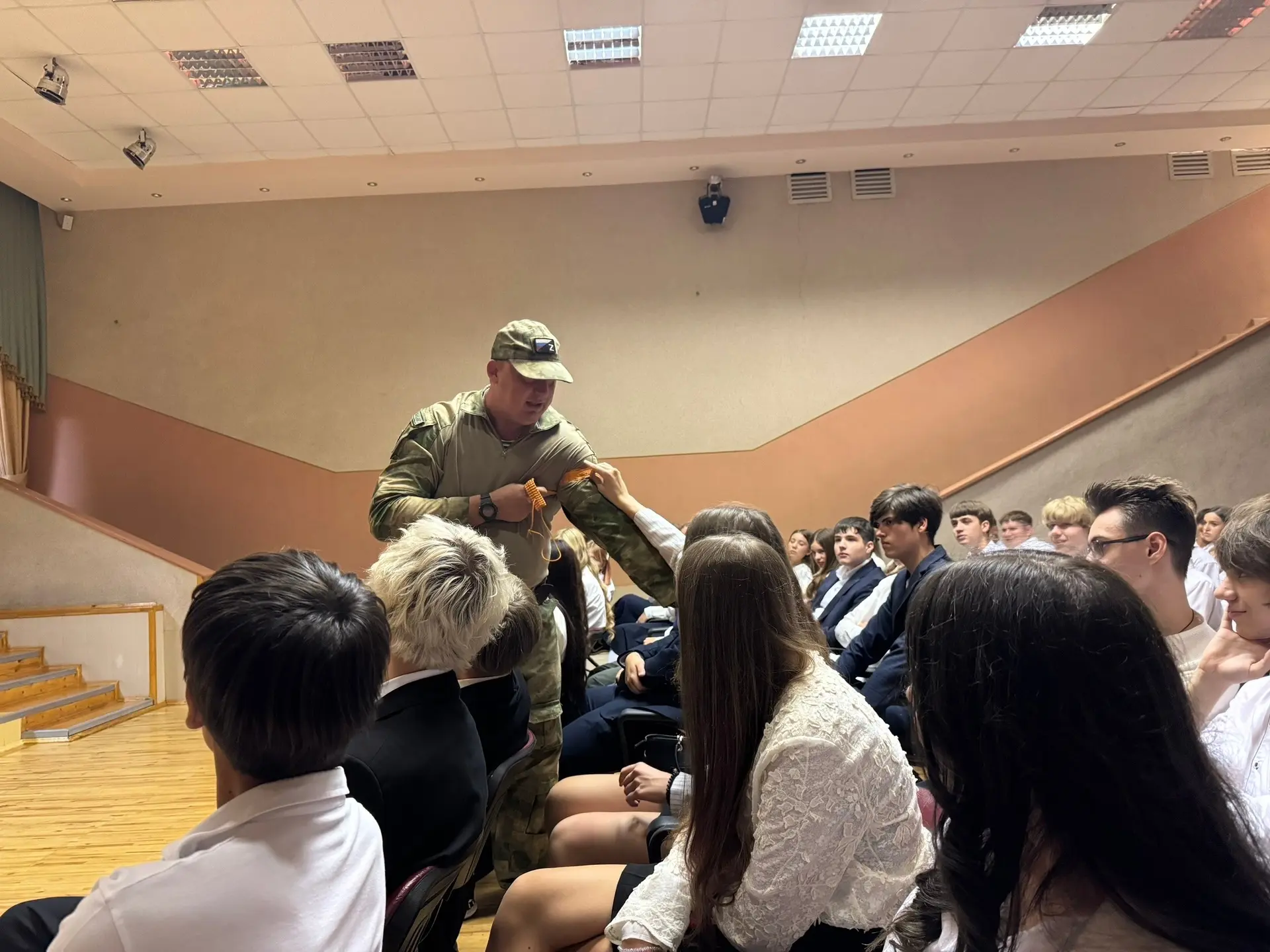 В рамках начала учебного года на параллели 8 и 10-х классов прошли тематические классны...