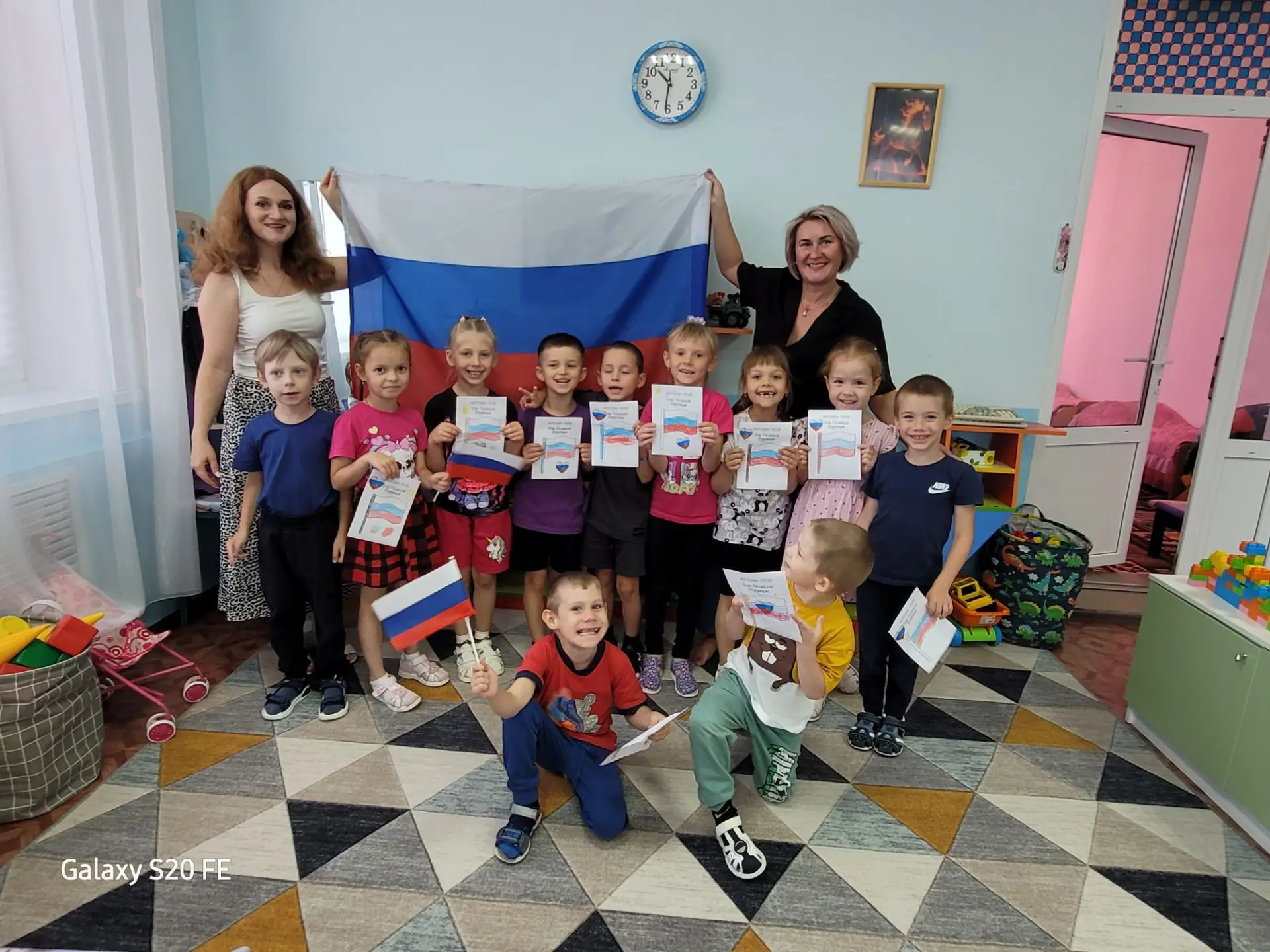 В преддверии празднования Дня Флага России педагоги Центра дополнительного образования ...