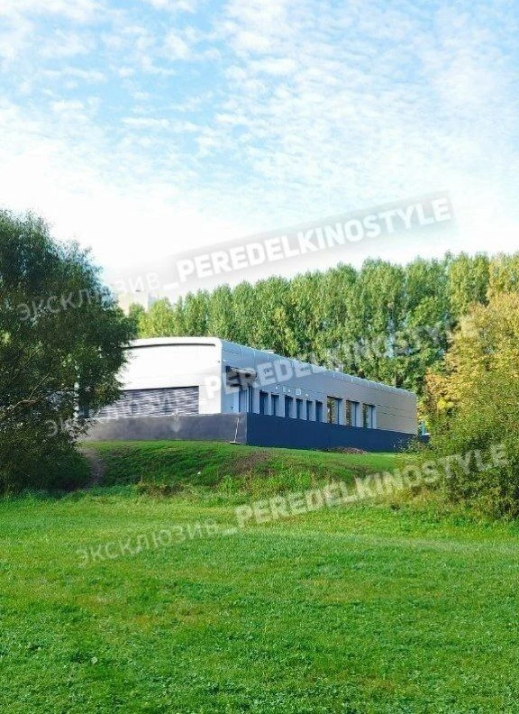 Работы по возведению спортивного комплекса на Приречной улице подошли к концу. Строител...