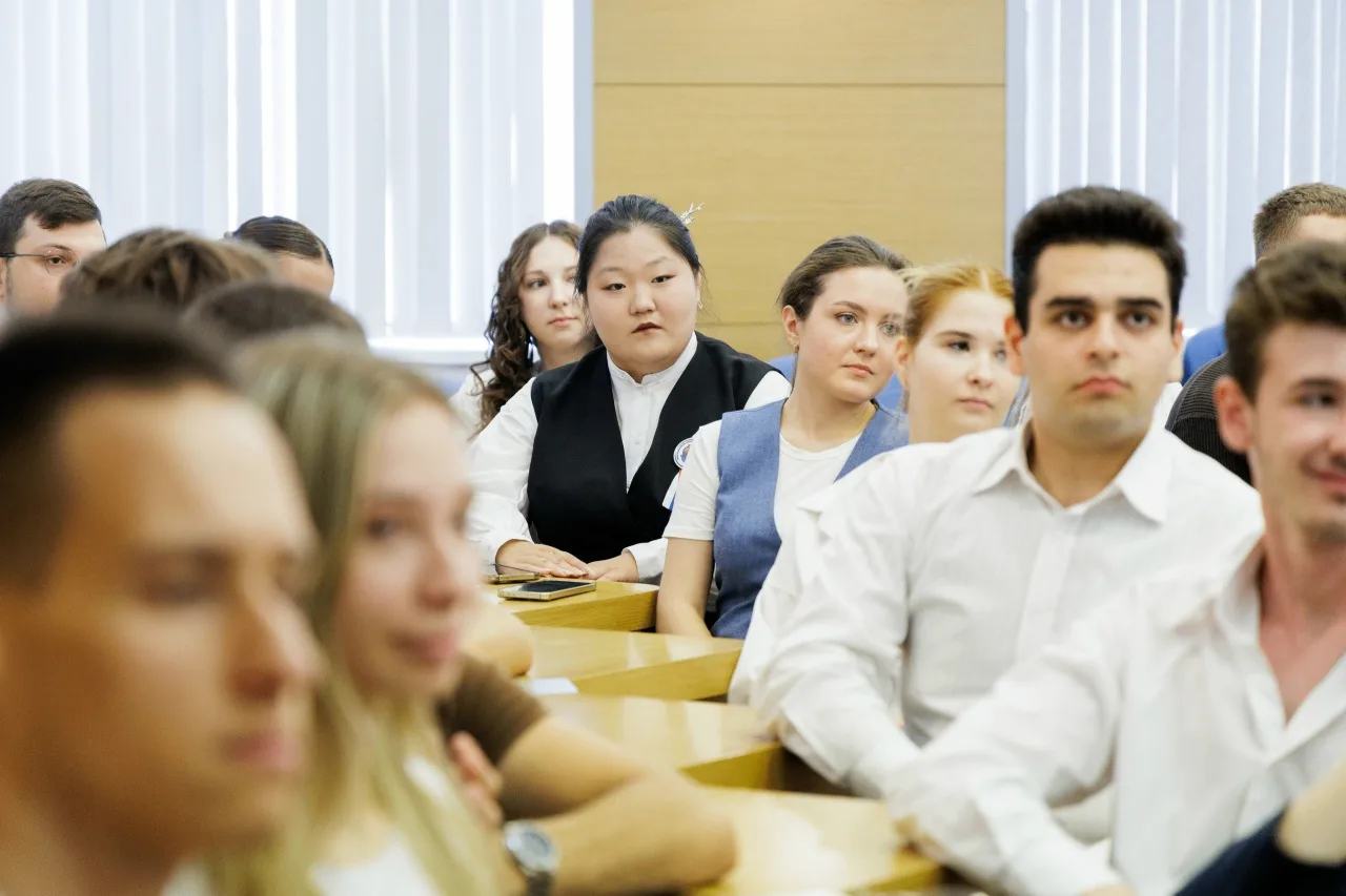 Карьерный старт: как таганрогская молодежь знакомилась с госслужбой