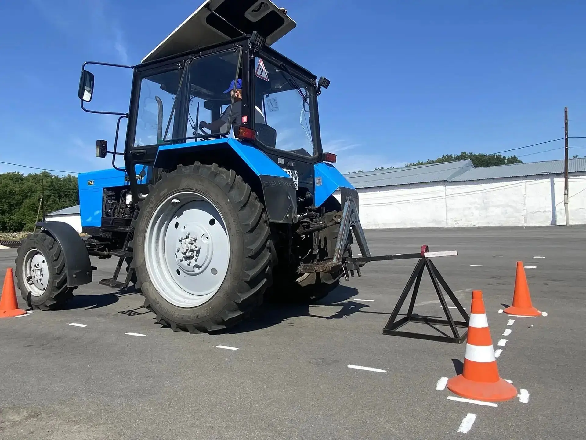 🚜 Конкурс мастерства «Алтайские земли»: от теории до вспашки

3 июля на базе ООО «Алтайские земли» 