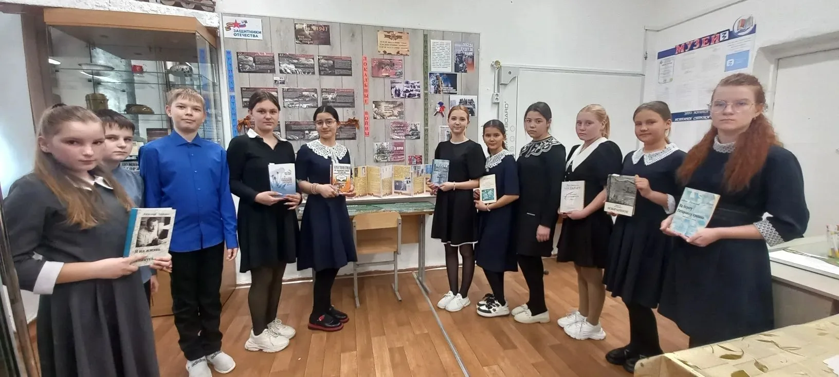 В рамках краевой акции "Музей и дети" в нашей школе прошёл конкурс чтецов "Войны священ...