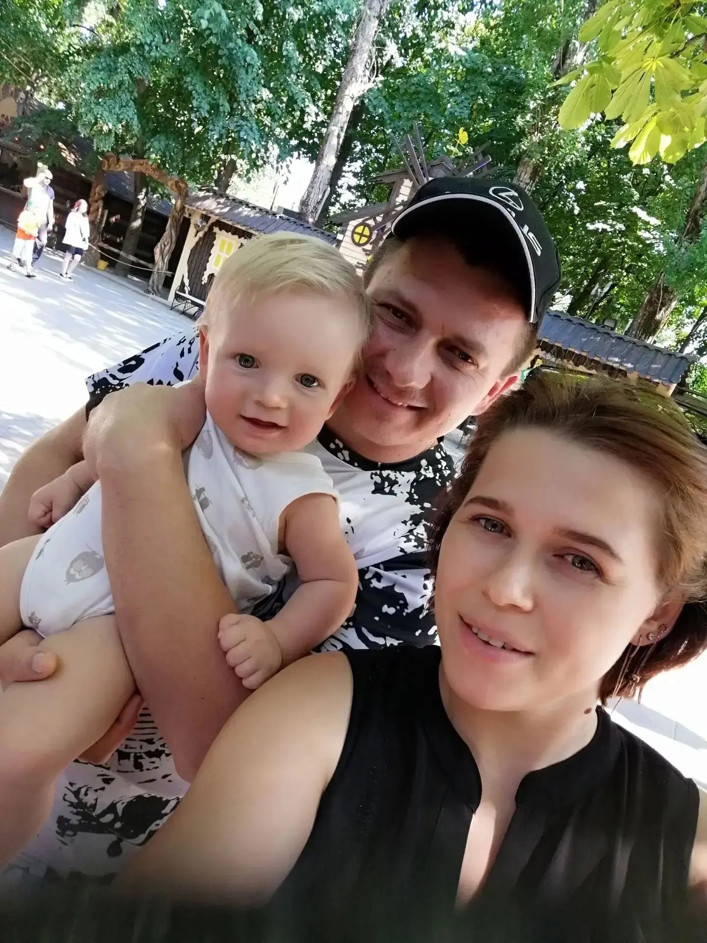 Воспитанник  первой младшей группы Воропаев Алексей  участвует в акции "Моя семья- моя ...
