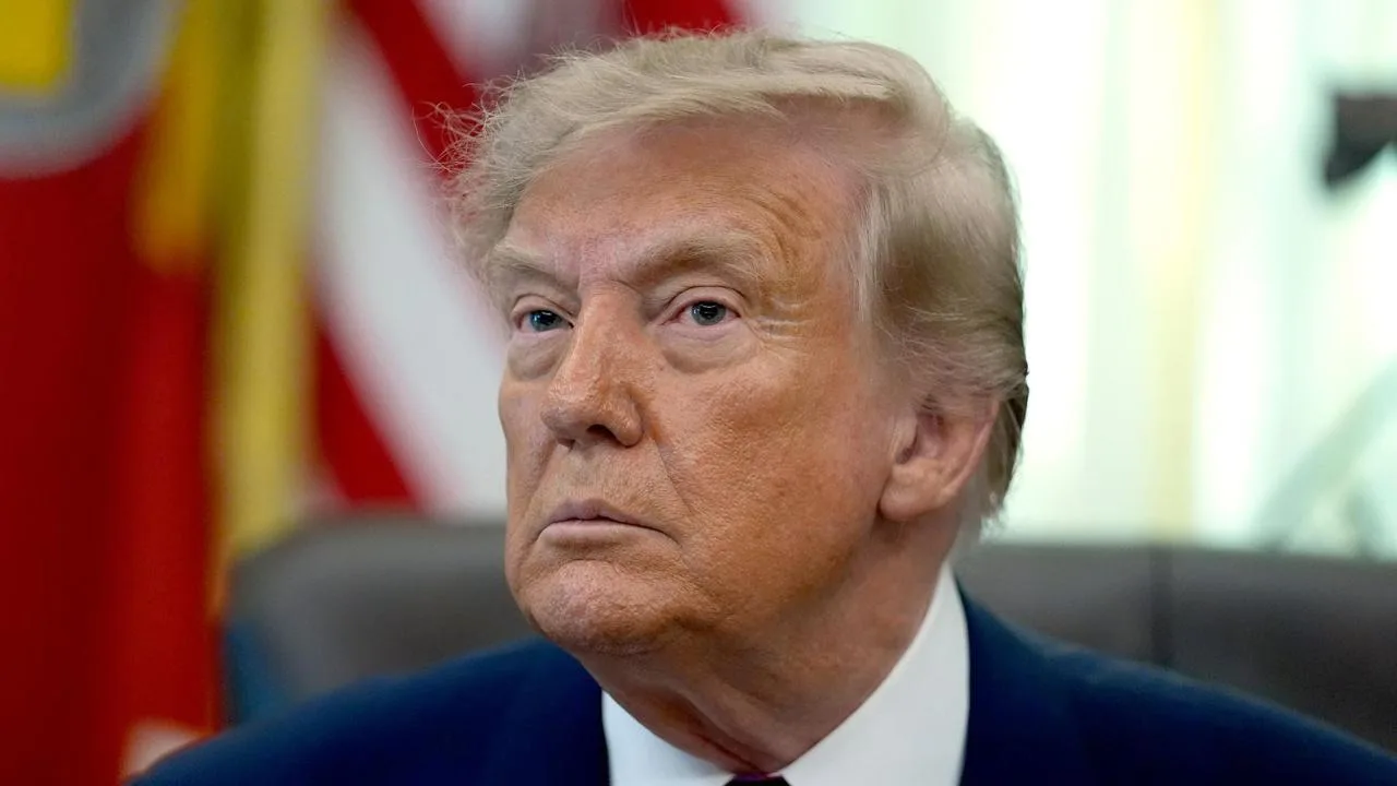 Financial Times: рейтинг одобрения Дональда Трампа упал до рекордного минимума
