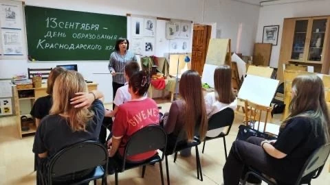 🎉 Классный час в художественном отделении ДШИ: погружаемся в историю Кубани! 🎉