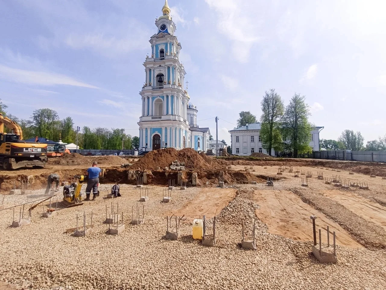 Зачем копают у Костромского кремля?