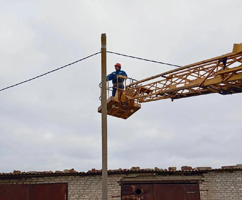 💡 Акимовский и Приазовский районы — работы на опорах  В Акимовском районе выполнено техническое обсл