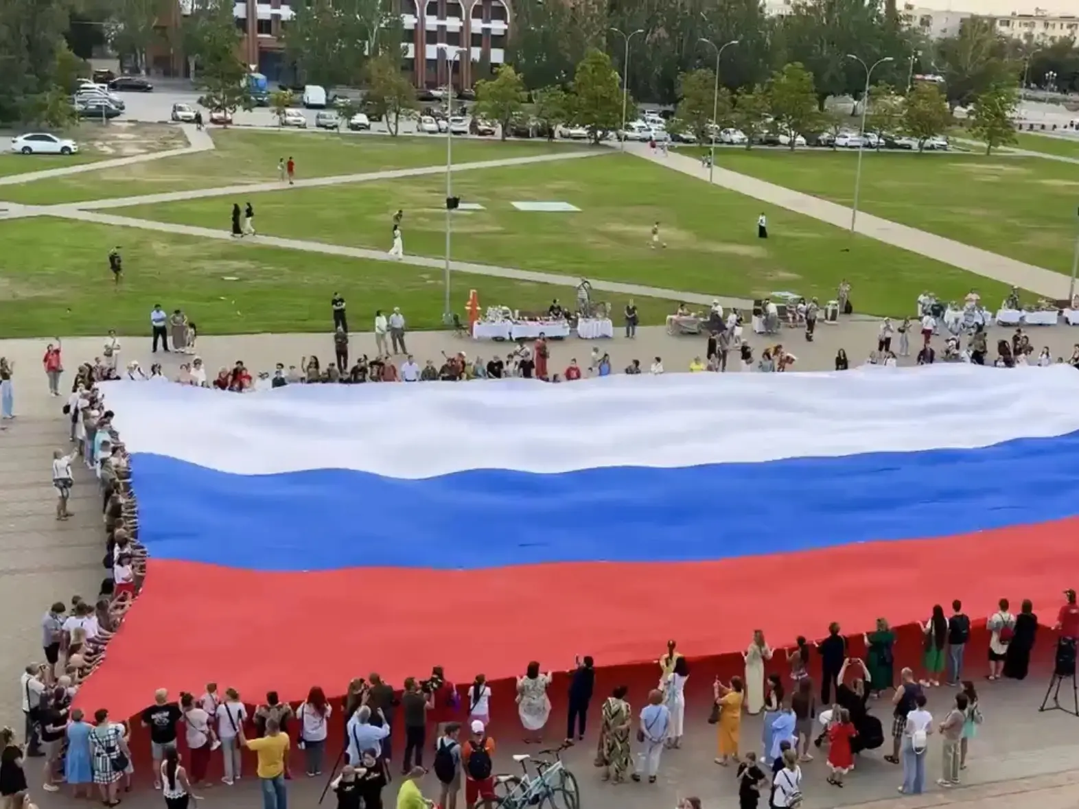 ВПЕРЕД, РОССИЯ 🇷🇺 

Завтра в парке «Волжский» пройдёт акция, посвященная Дню России и Году единств